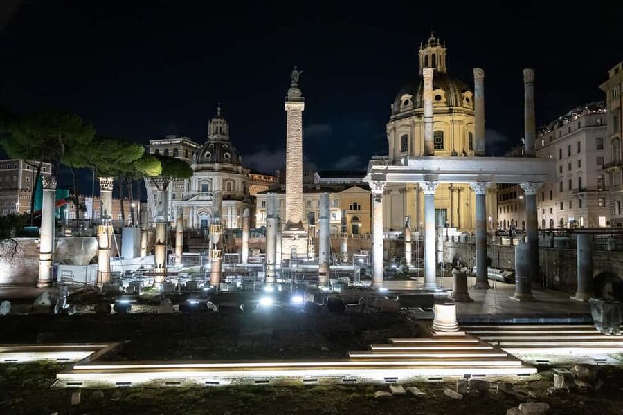 Rome: Moonlight Guided Walking Tour – Free for Kids - Galleria Sciarra and the quieter lanes