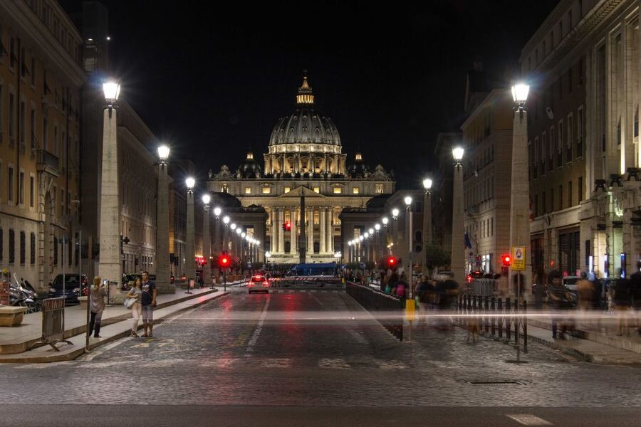 Rome: Private Walking Tour with a Local - Cancellation, language, and group details
