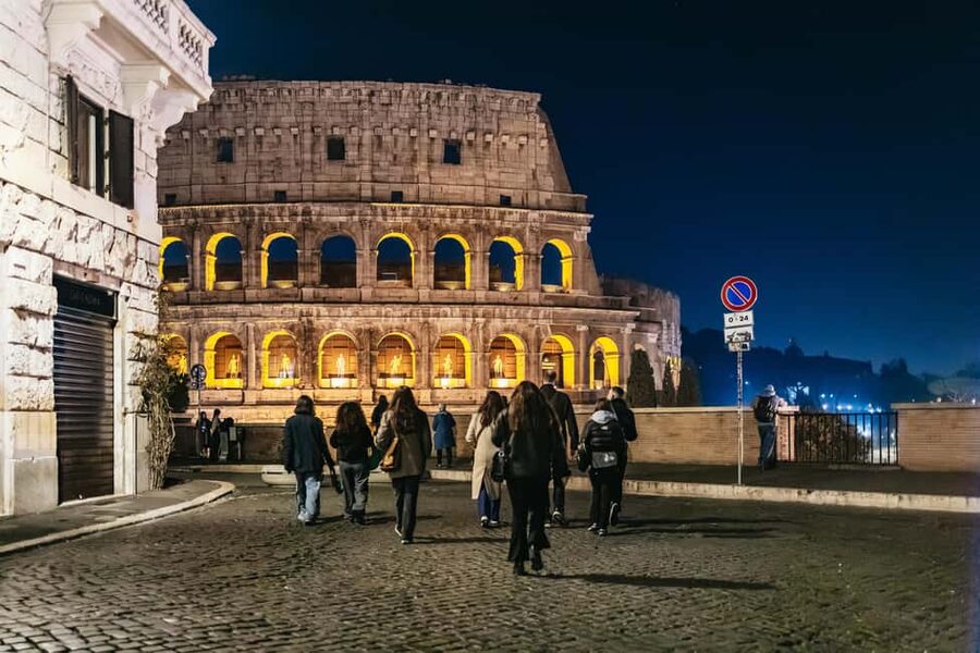 Rome: Small-Group City Highlights Moonlight Walking Tour - Key points to know before you book