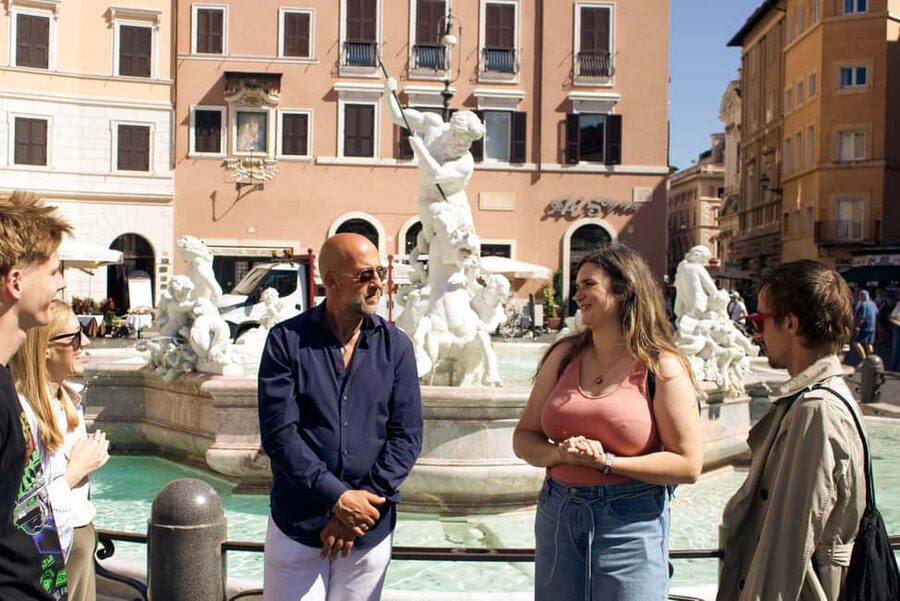 Rome: Small-Group Guided Day or Night Walking Tour - Starting in Piazza Navona or near Piazza Venezia