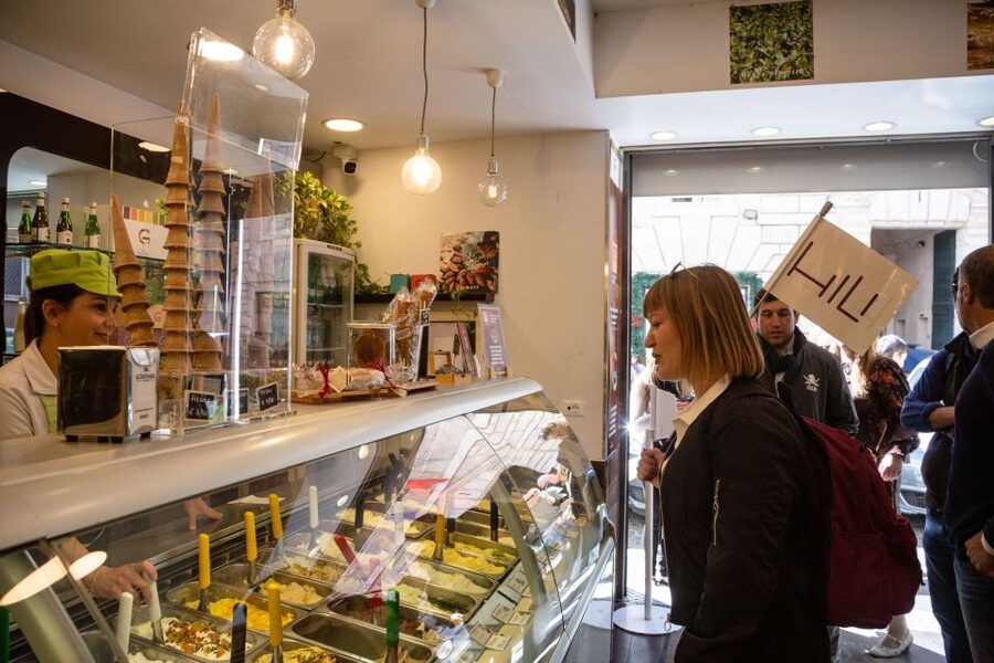 Rome: Trastevere & Campo de Fiori Street Food Walking Tour - Crossing the Tiber by Ponte Sisto