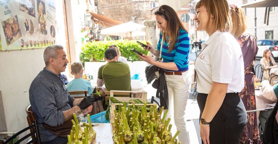 Rome: Trastevere & Campo de Fiori Street Food Walking Tour - First tastings: Roman food with a local frame