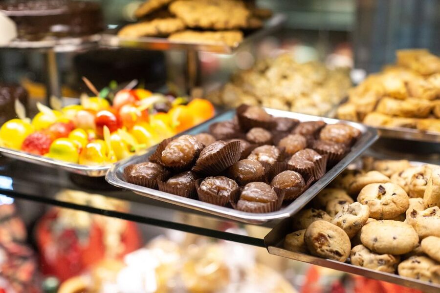 Rome Trastevere Walking Food Tour - What the guides add to the food