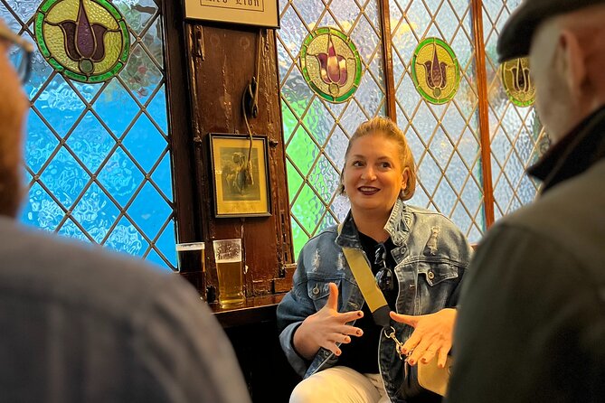 Royal Historic Pubs Walking Guided Tour in London - Who should book this experience?