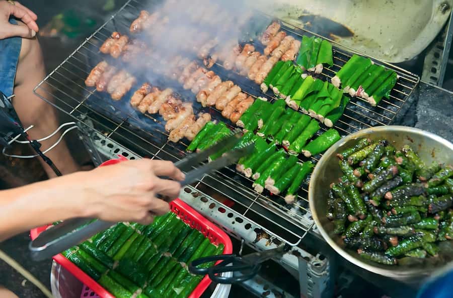 Saigon: Private Backstreets Walking Food Tour - The Saigon food tour in six useful points