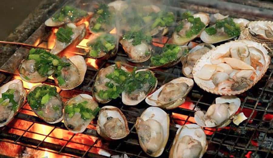 Saigon: Private Backstreets Walking Food Tour - What the private format is really worth