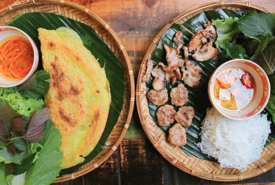 Saigon: Private Backstreets Walking Food Tour - Grilled banana and the first sweet course