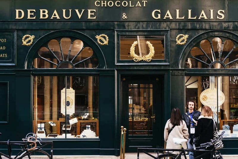 Saint-Germain: Gourmet Chocolate & Pastry Walking Food Tour - The meeting point requires care
