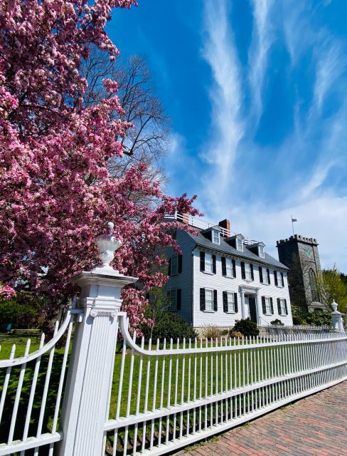 Salem, MA: History and Hauntings Guided Walking Tour - Thirty minutes through the McIntire Historic District