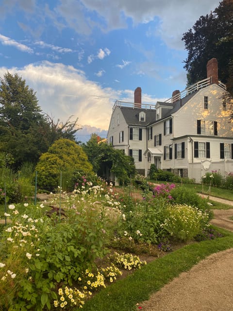 Salem, MA: Hocus Pocus Movie Guided Walking Tour - Who should book, and who should skip it