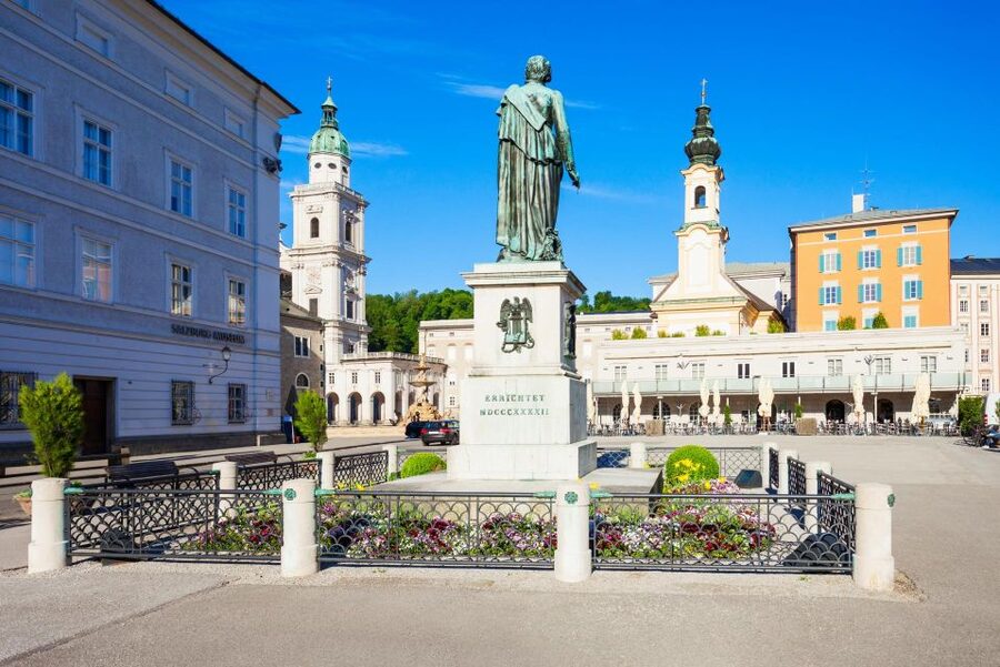 Salzburg: Old Town, Mozart, & Mirabell Gardens Walking Tour - Pace, weather, and comfort