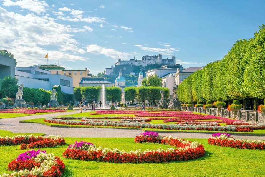 Salzburg: Old Town, Mozart, & Mirabell Gardens Walking Tour - What the guides do especially well