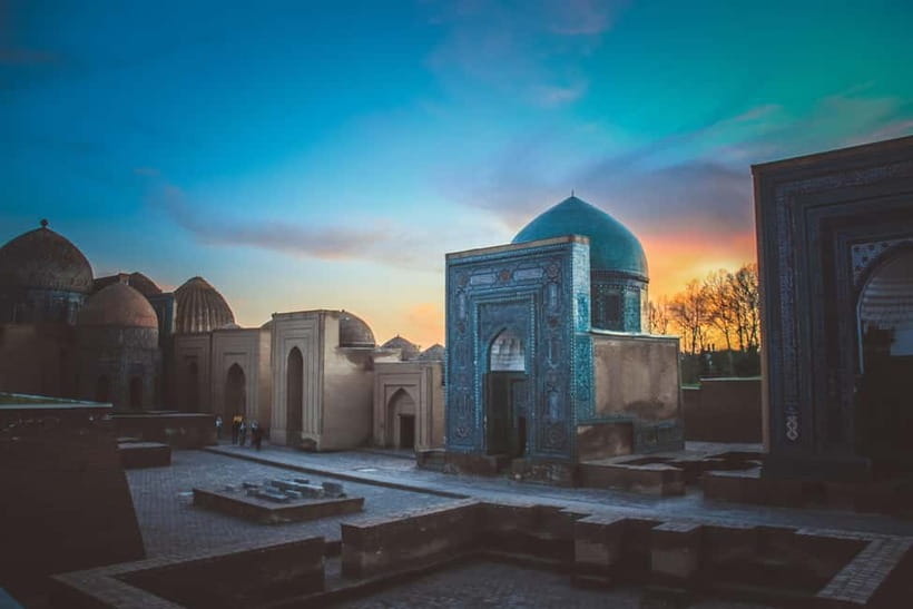 Samarkand: Historical Monuments Guided Walking Tour - Bibi-Khanym Mosque and the price of ambition