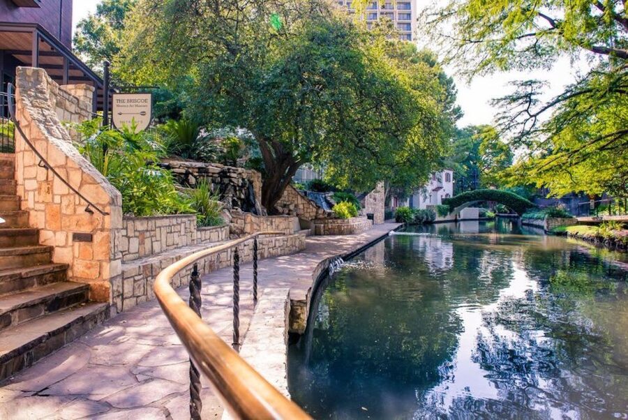 San Antonio Premium City Tour with Alamo & River Walk Cruise - Starting at the Alamo, San Antonio’s essential first stop