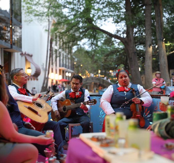 San Antonio: River Walk Cruise Ticket - What you see along the downtown route