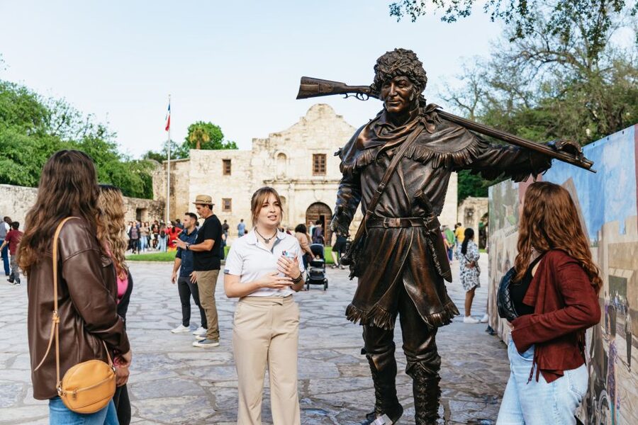 San Antonio: Small Group Night Tour with River Walk Cruise - What $124 gets you