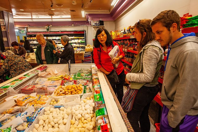 San Francisco Chinatown Walking Tour - The herbal pharmacy and its stranger shelves