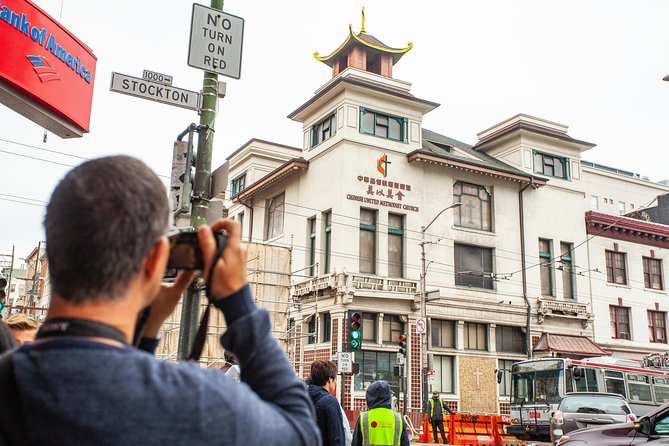 San Francisco Chinatown Walking Tour - Grant Avenue’s shops and Chinese signs