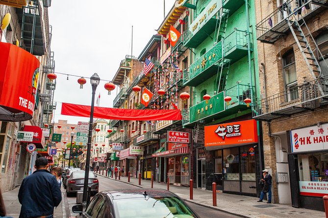 San Francisco Chinatown Walking Tour - The guide’s style and the human side of the walk