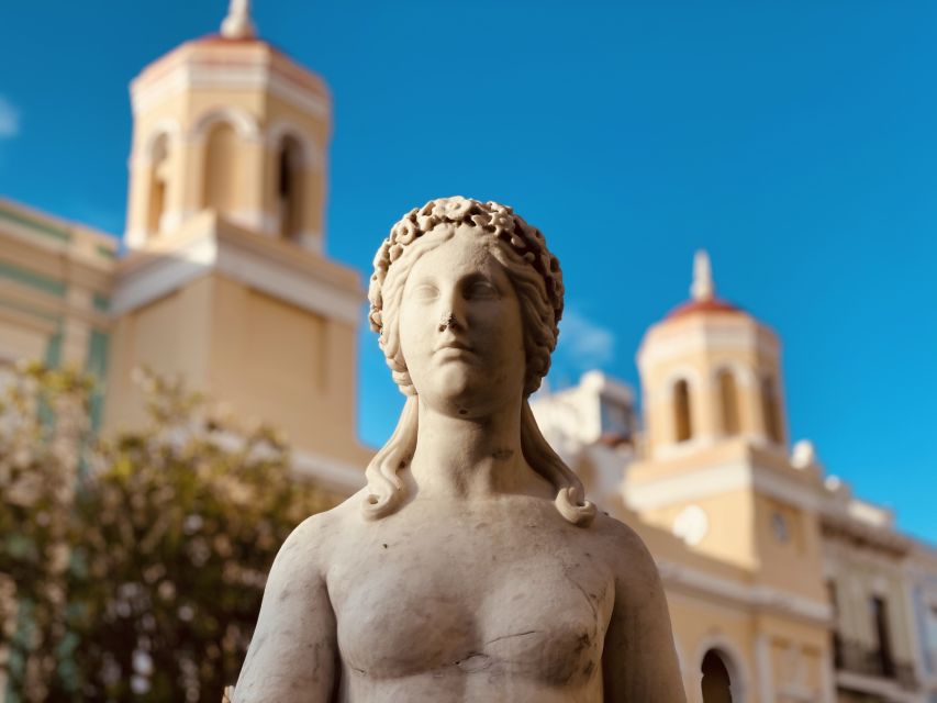 San Juan: Old Town Sunset Walking Tour - La Fortaleza and the cathedral district