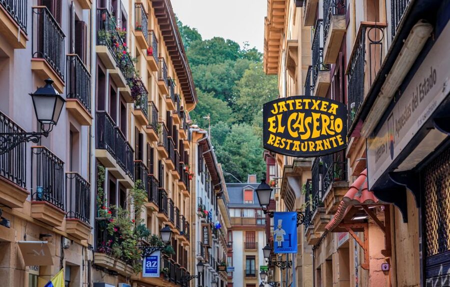San Sebastian: City Highlights Guided Walking Tour - Key things to know before you book