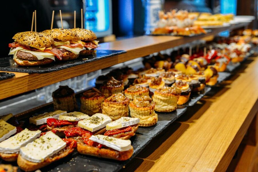 San Sebastian: City Highlights Guided Walking Tour - Why this short walk works so well in San Sebastián