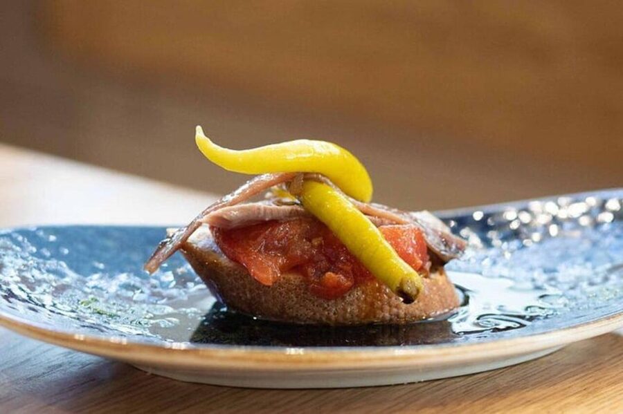 San Sebastian: Walking Tour with Pintxo and Drink - Why this short walk works well in San Sebastian