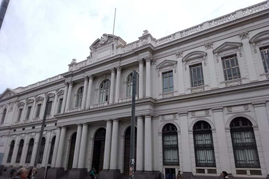 Santiago: Guided Walking Tour of the Historical Old Town - Bandera Avenue and Santiago’s working center