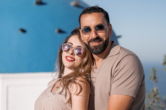 Santorini: Customized Private Photoshoot Walk in Oia - A Short Island Orientation Along the Way