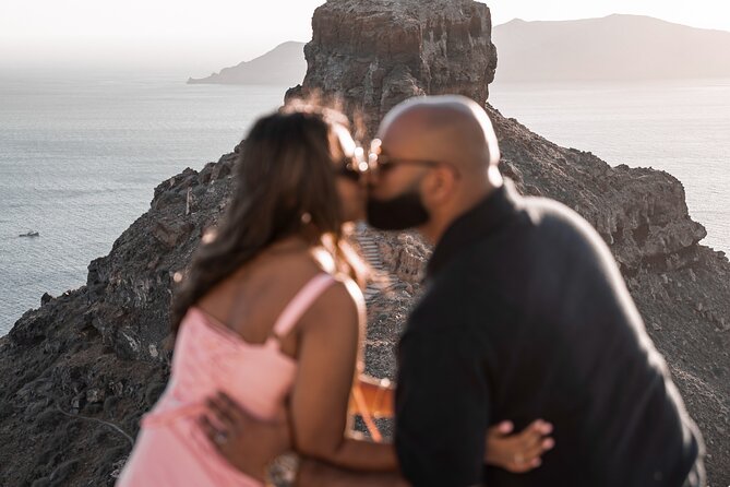 Santorini: Customized Private Photoshoot Walk in Oia - Price and Value for Two People
