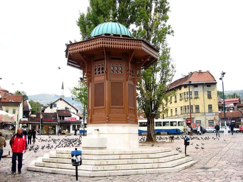 Sarajevo: Discover Sarajevo Walking Tour with Local Guide - Why Sarajevo makes a fine first walking tour