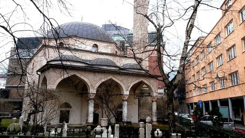 Sarajevo: Discover Sarajevo Walking Tour with Local Guide - Tasting dairy, smoked meat, and Bosnian coffee
