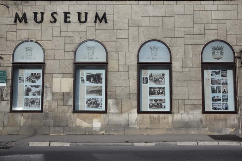 Sarajevo: Grand Walking Tour Through Time and Cultures - Sebilj Fountain and Morića Han