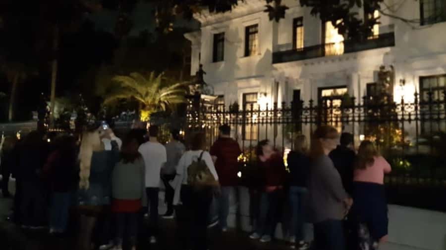 Savannah: Ghosts, Asylums, Voodoo, and Horror Walking Tour - The guides make or break the evening