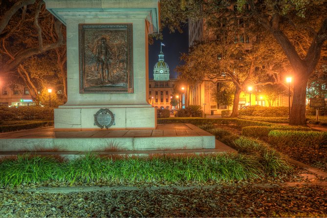 Savannah's Ghost City "Dead of Night" Walking Night Tour - Wright Square closes with executions and a lost child