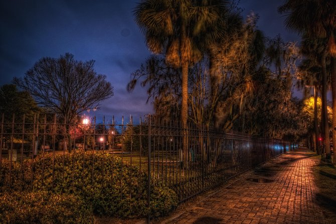 Savannah's Ghost City "Dead of Night" Walking Night Tour - What the guides do best, and where the tour can vary