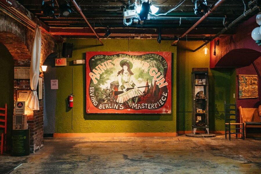 Seattle: Guided Underground Walking Tour - What the guides add to the experience