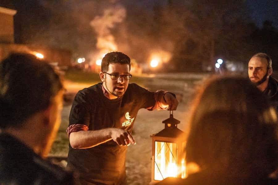Seattle: Terrors and Ghosts Guided Walking Tour - What the guides add to the experience