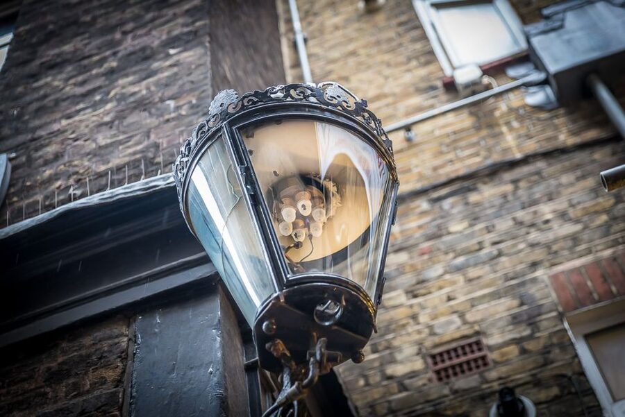 Secrets of London Walking Tour - The Duke of Wellington’s nose