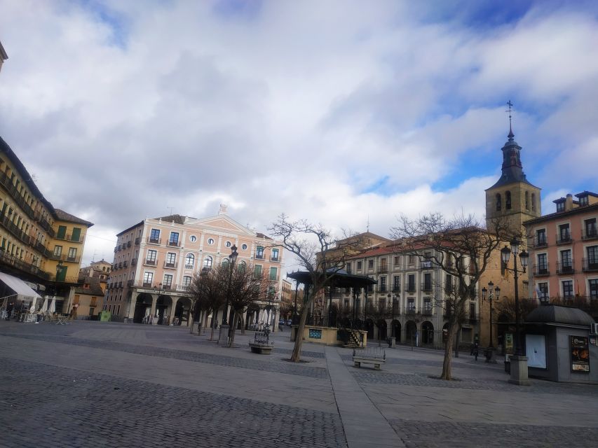 Segovia: Guided Walking Tour with Alcázar Entry - San Martín and the old Jewish quarter