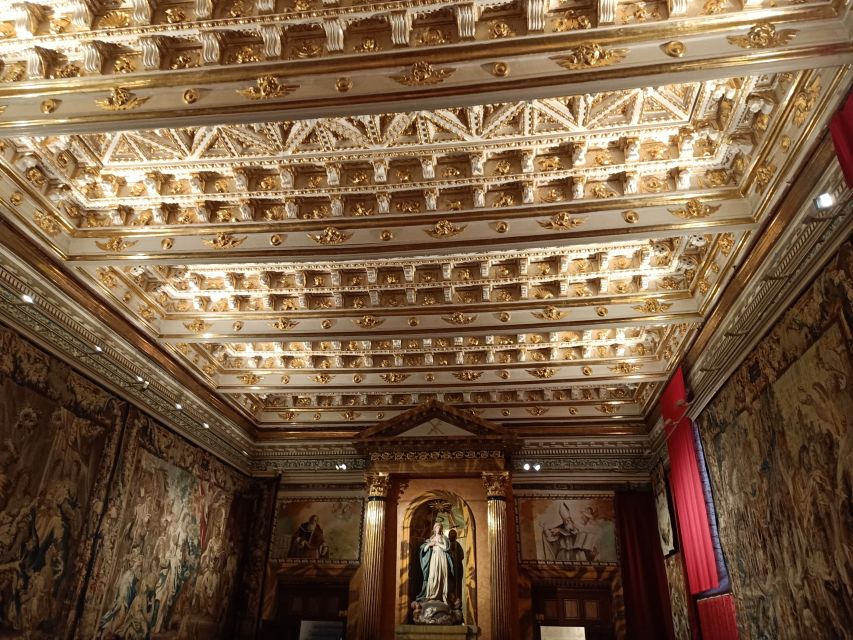 Segovia: Guided Walking Tour with Cathedral & Alcázar Entry - Guide quality and the Spanish-only format