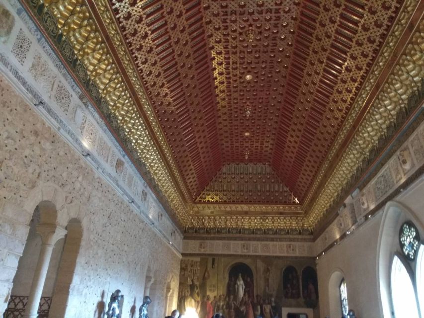 Segovia: Guided Walking Tour with Cathedral & Alcázar Entry - Starting at Plaza Azoguejo and the aqueduct