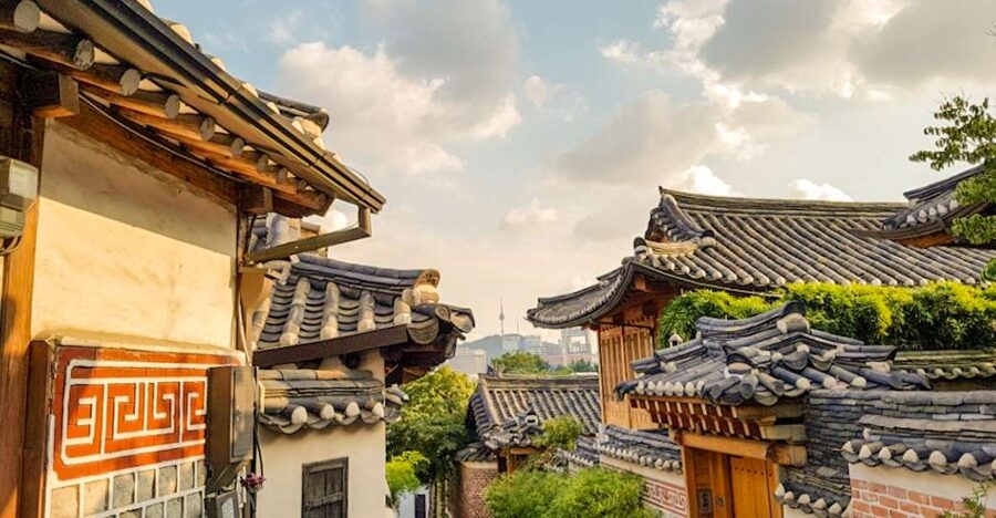 Seoul: Gyeongbok Palace and Bukchon Hanok Walking Tour - The National Folk Museum and everyday Joseon life