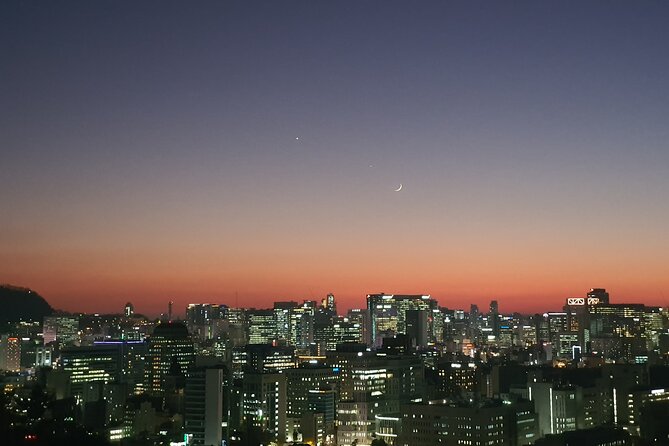 Seoul moonlight walking tour with local historian - Starting among theaters and university life in Hyehwa