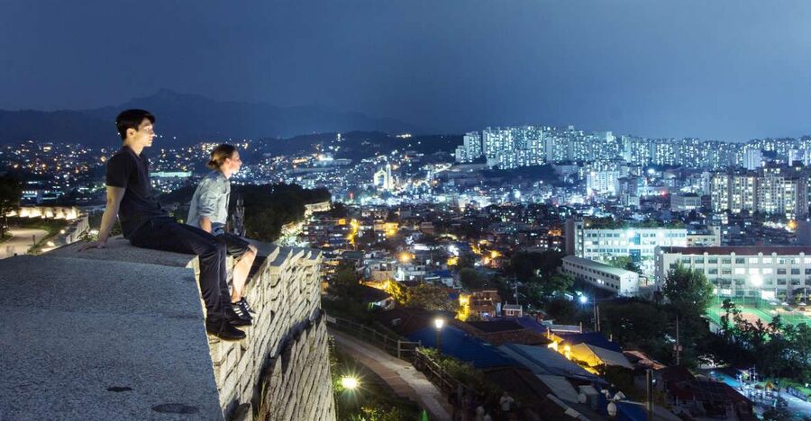 Seoul: Nighttime Hidden Gems Walking Tour - Maronie Park and Hyehwa’s local character