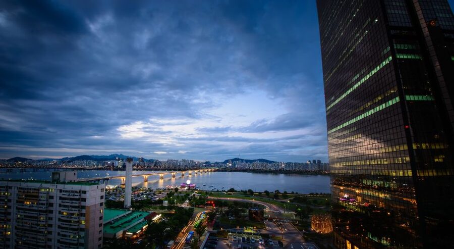 Seoul: Private Walking Tour with a Local - Markets, lunch, and a more personal route