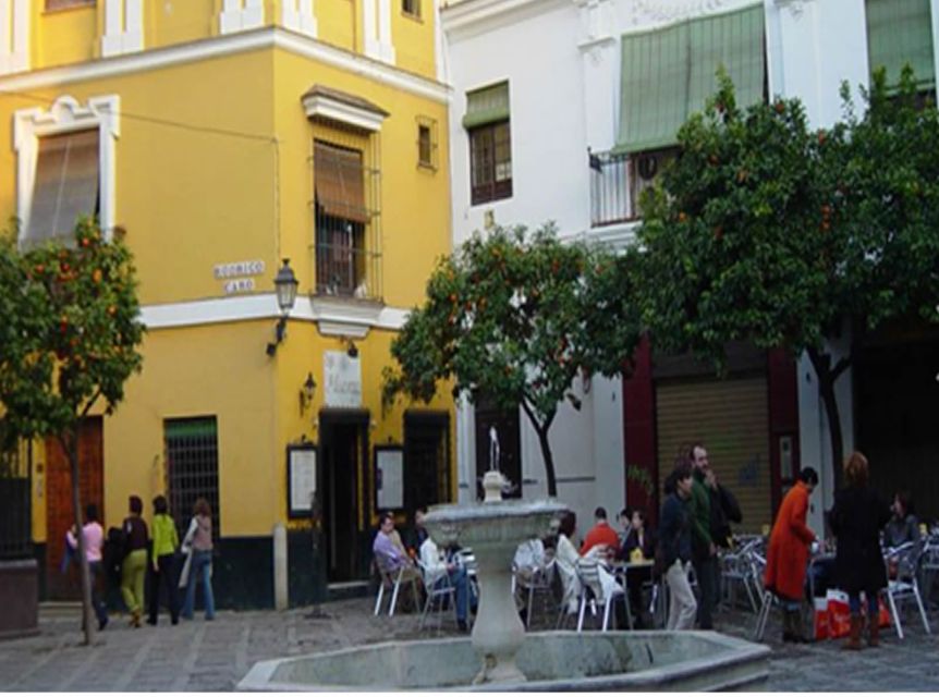 Seville: 1-Hour Walking Tour Barrio de Santa Cruz - A simple way to fit it into your Seville day