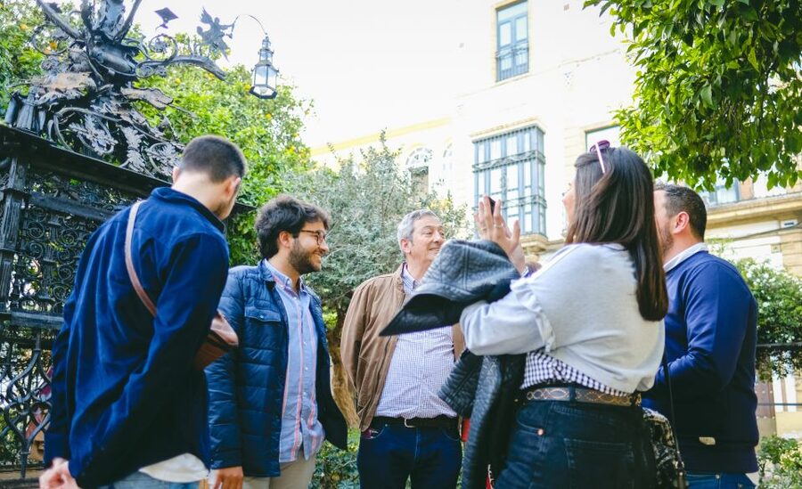 Seville: Small-Group Jewish Quarter Discovery Walking Tour - Santa Cruz Square and the wider story of Seville