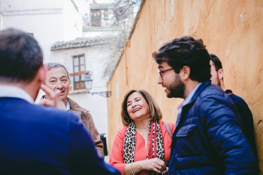 Seville: Small-Group Jewish Quarter Discovery Walking Tour - The guides make the biggest difference