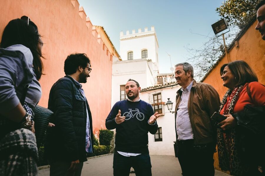 Seville: Small-Group Jewish Quarter Discovery Walking Tour - Meeting at the Monumento a la Inmaculada Concepción